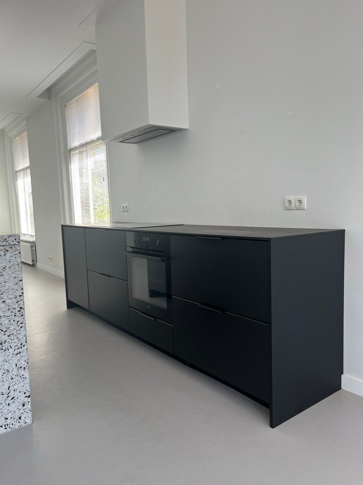 Complete keuken met AEG apparatuur, Ophalen, Gebruikt, Zwart, Graniet of Steen