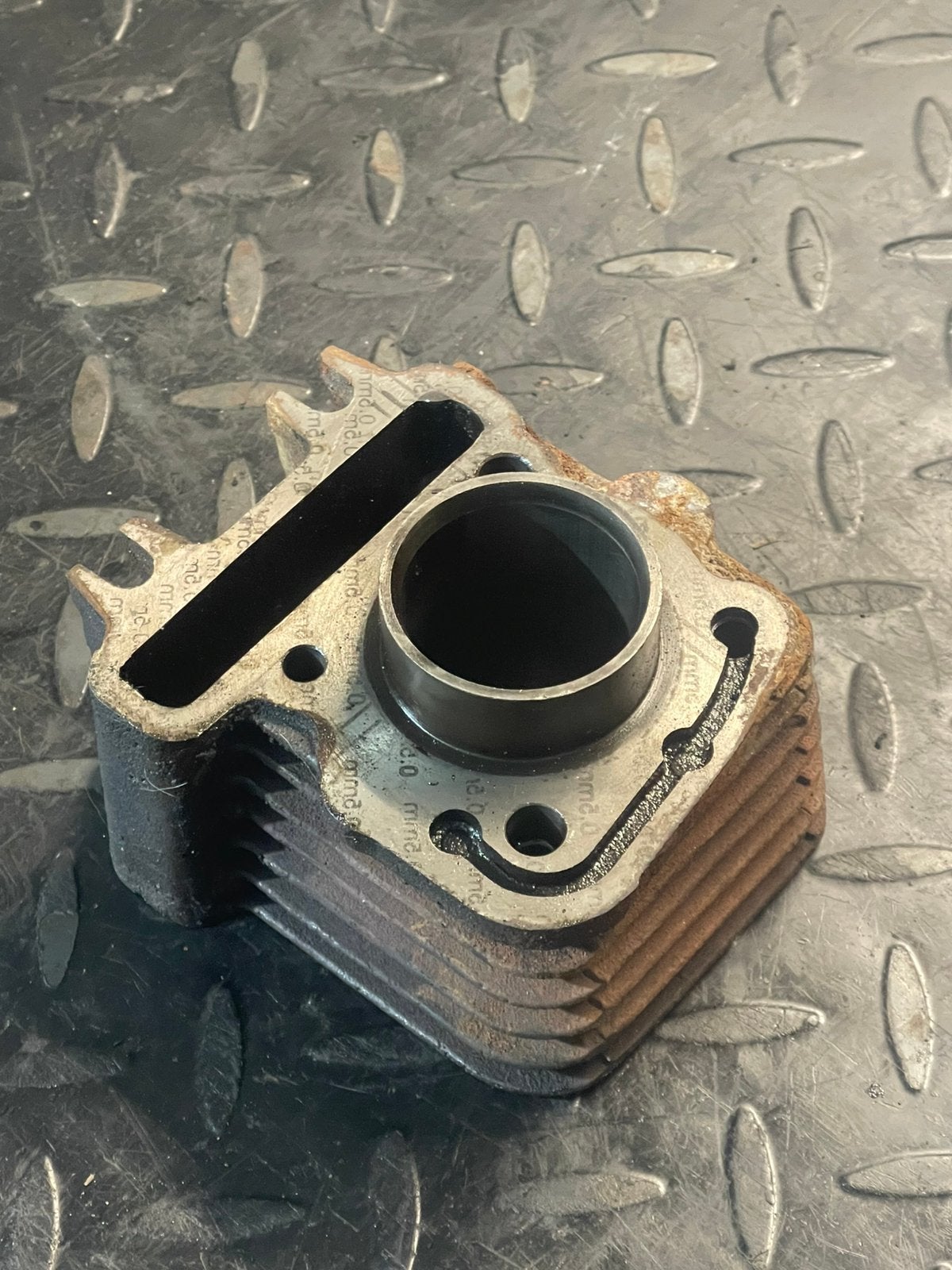 50cc Cilinder Piaggio & Vespa 4T 2V Origineel, Ophalen of Verzenden, Gebruikt, Cilinder