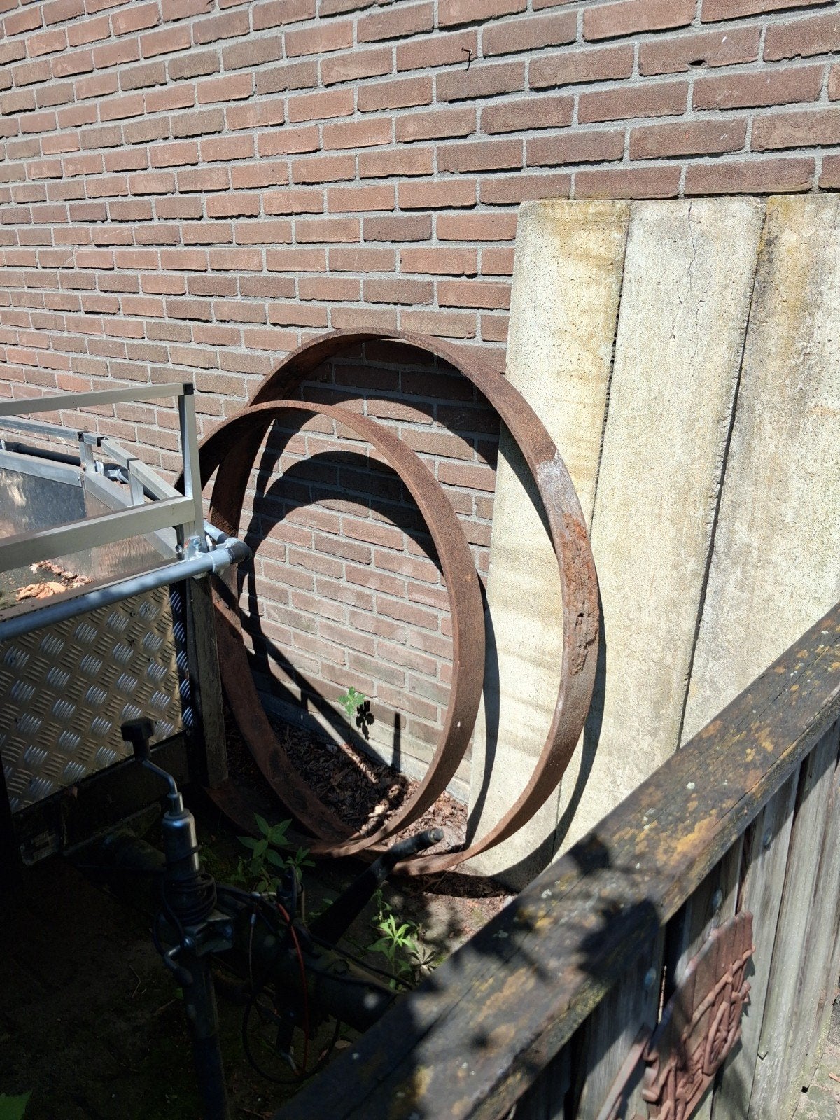 Oude koets wagenwiel ringen, Ophalen, Bruin