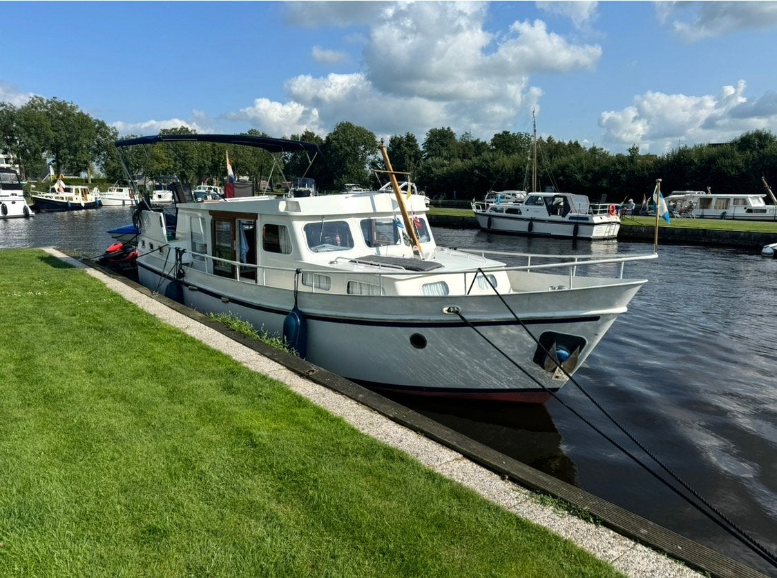 Motorboot jacht, Binnenboordmotor, Diesel, 4 m, Walstroom
