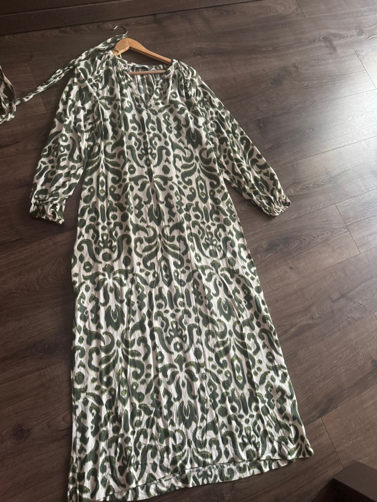 Costes jurk maat M beige/groen, Ophalen of Verzenden, Zo goed als nieuw, Beige, Onder de knie