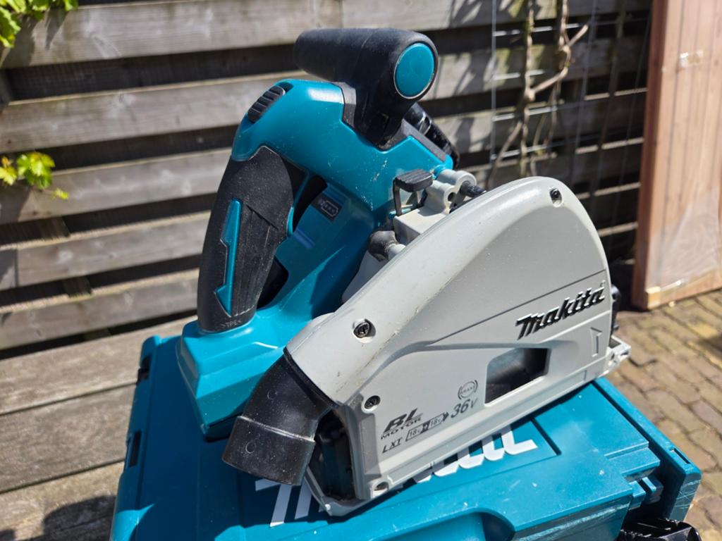 Makita invalzaag DSP601ZJU op accu, Doe-het-zelf en Verbouw, Gereedschap | Zaagmachines, Invalzaag, Ophalen of Verzenden, Makita