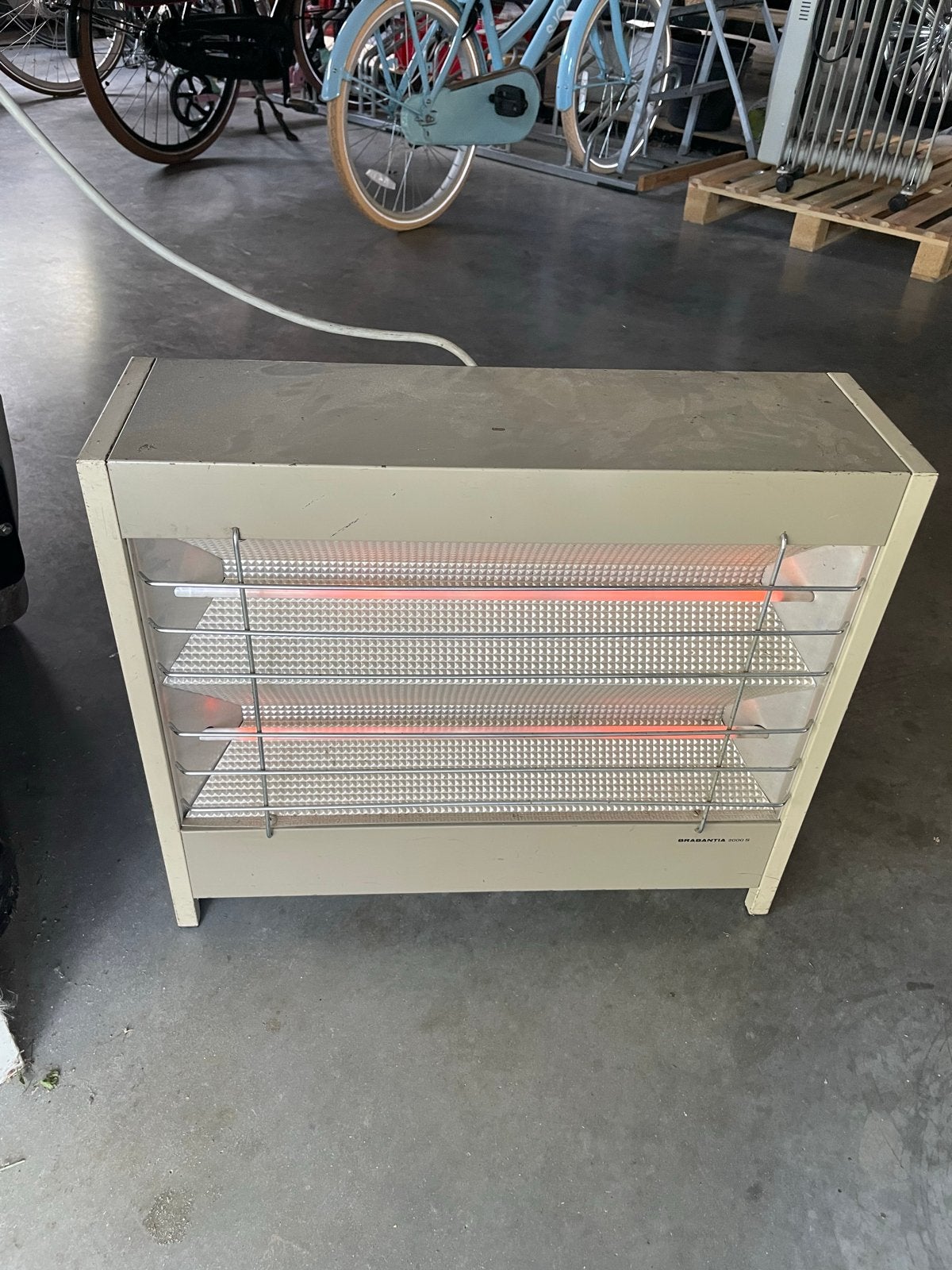 Infrarood straalkachel 2000W met thermostaat, Ophalen, 30 tot 80 cm, Gebruikt, Hoog rendement (Hr)