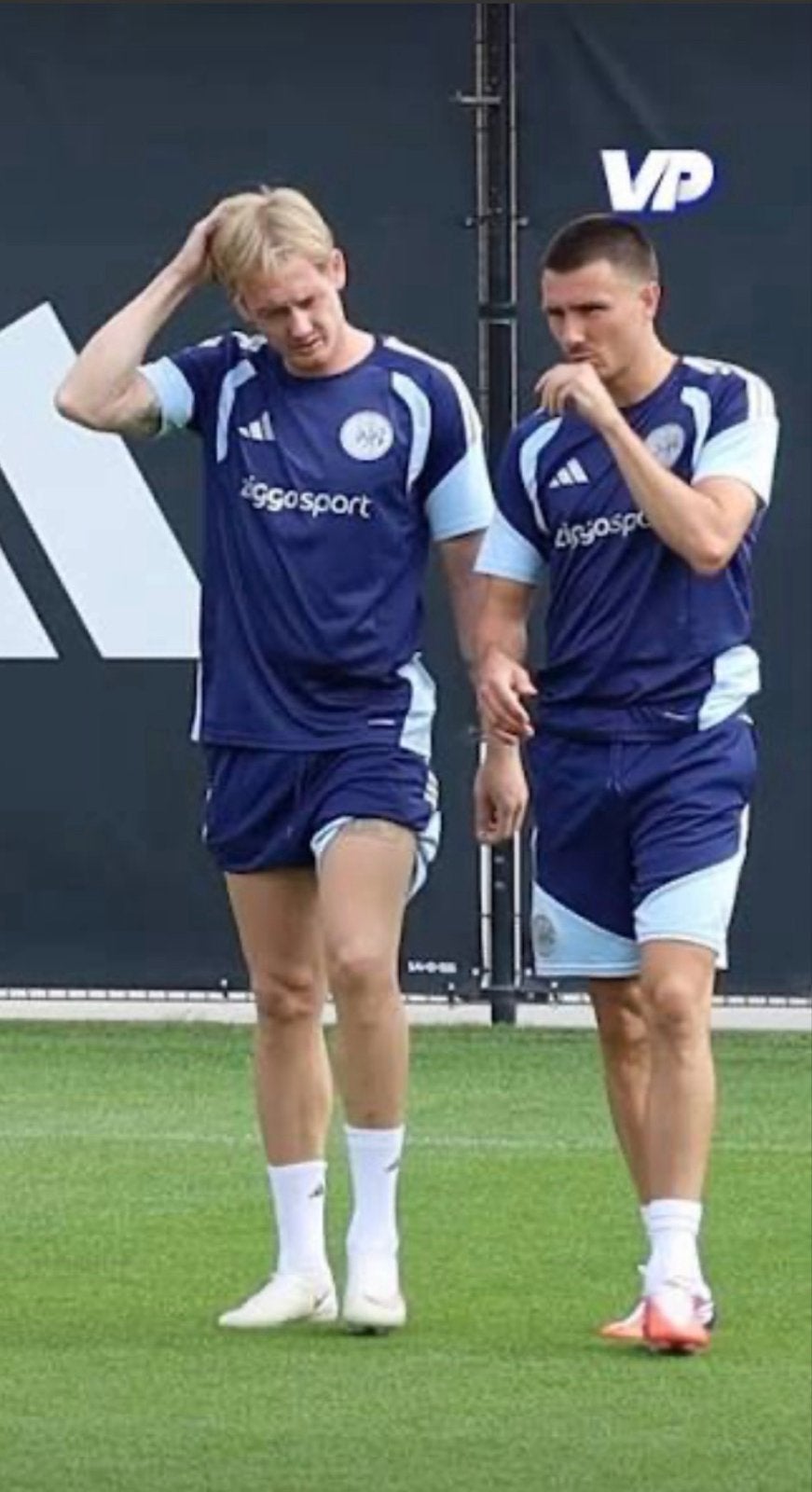 Ajax Trainingsset 26/27 Shirt en Broekje, Ophalen, Maat 52/54 (L), Blauw, Zo goed als nieuw