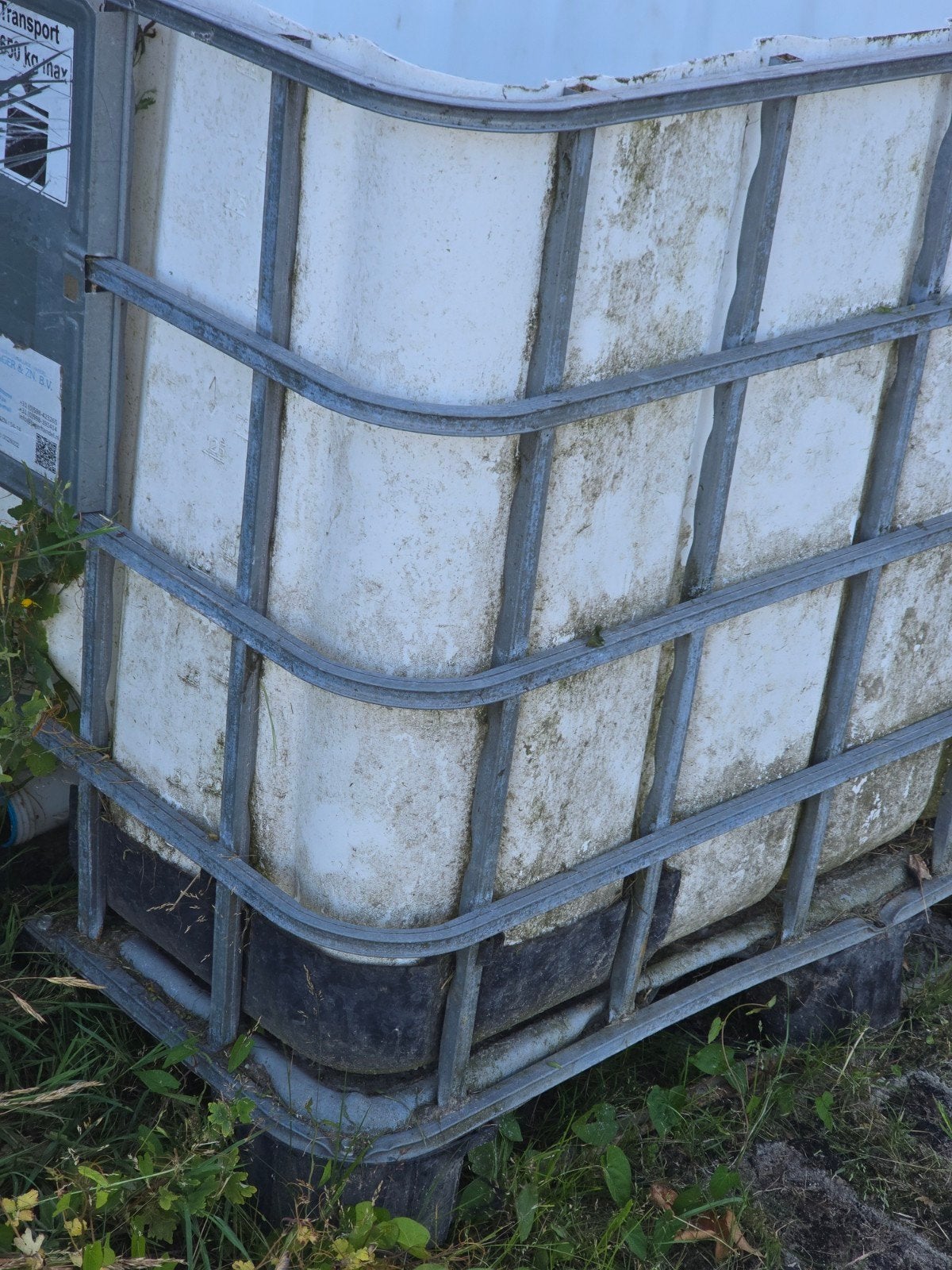 2 Voerbakken voor hooi/of water 800Liter, Ophalen