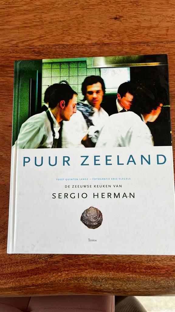 Sergio Herman - Puur Zeeland, Boeken, Kookboeken, Ophalen of Verzenden, Zo goed als nieuw, Quinten Lange; Sergio Herman
