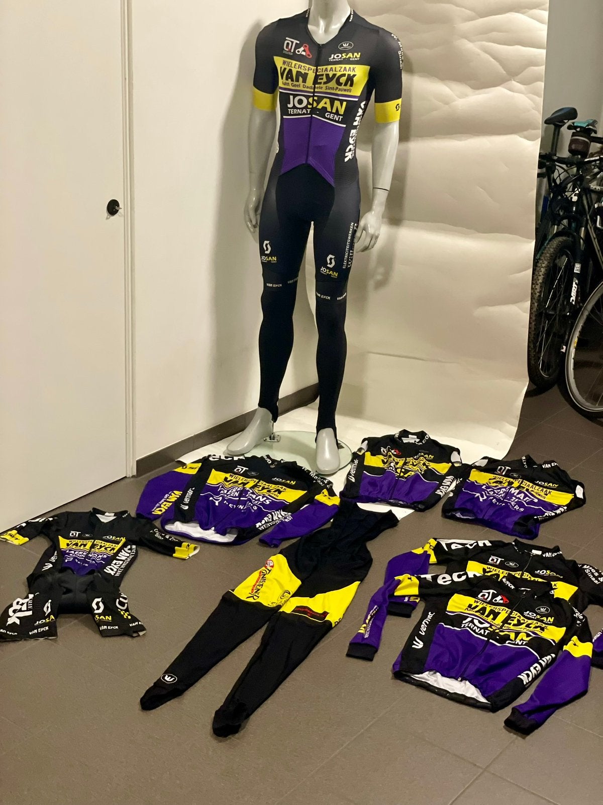 Wielrenkleding snelpak wielrenbroek lang windstopper, Fietsen en Brommers, Fietsaccessoires | Fietskleding, Ophalen of Verzenden
