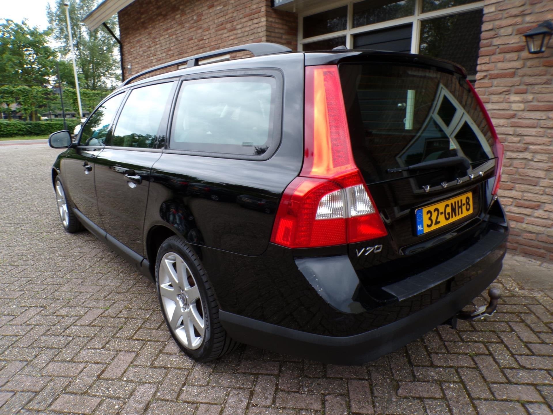 Volvo V70 2.0 Kinetic, Auto's, Dealer onderhouden, Gebruikt, Zwart, Leder en Stof