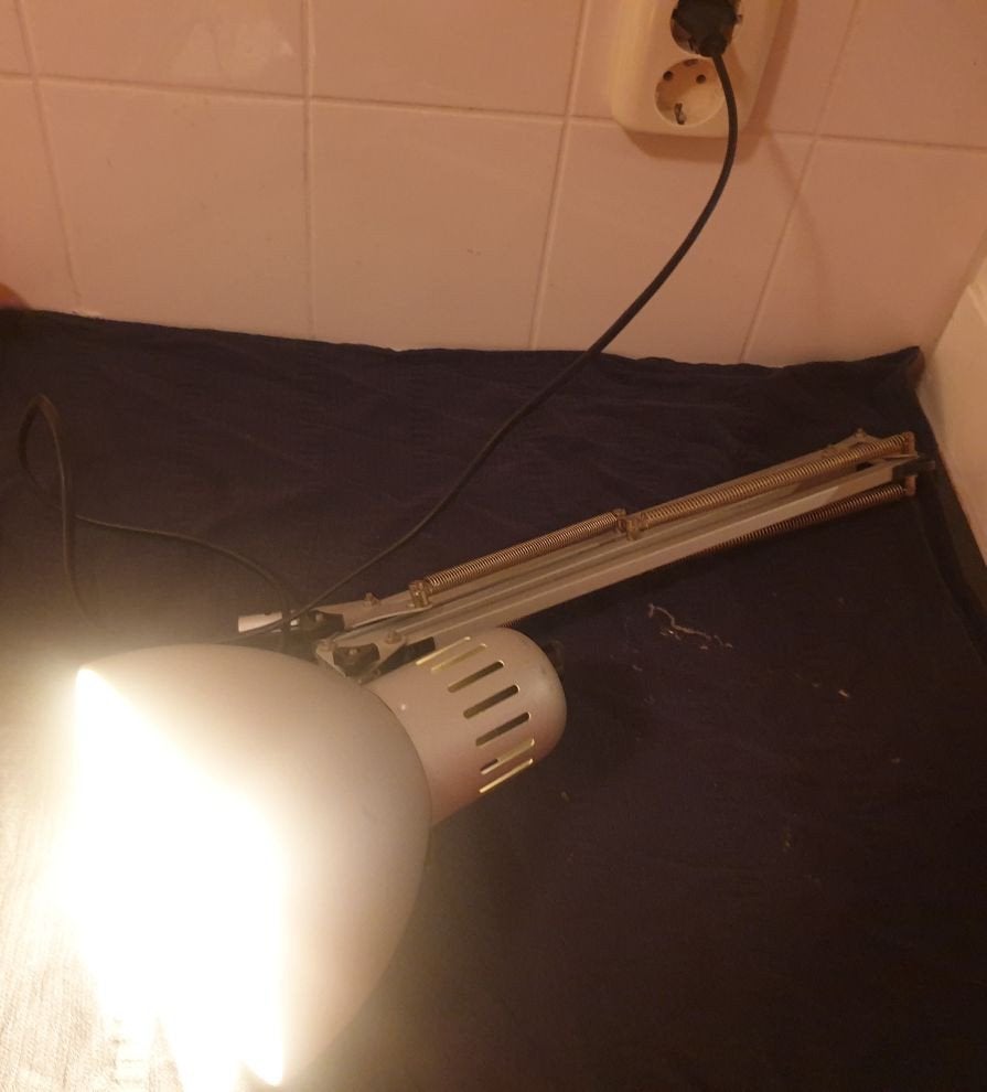 bureaulamp redelijk licht voor in bureaugat (zonder lampje), Huis en Inrichting, Ophalen, Bureaulamp, Met schakelaar, Zo goed als nieuw