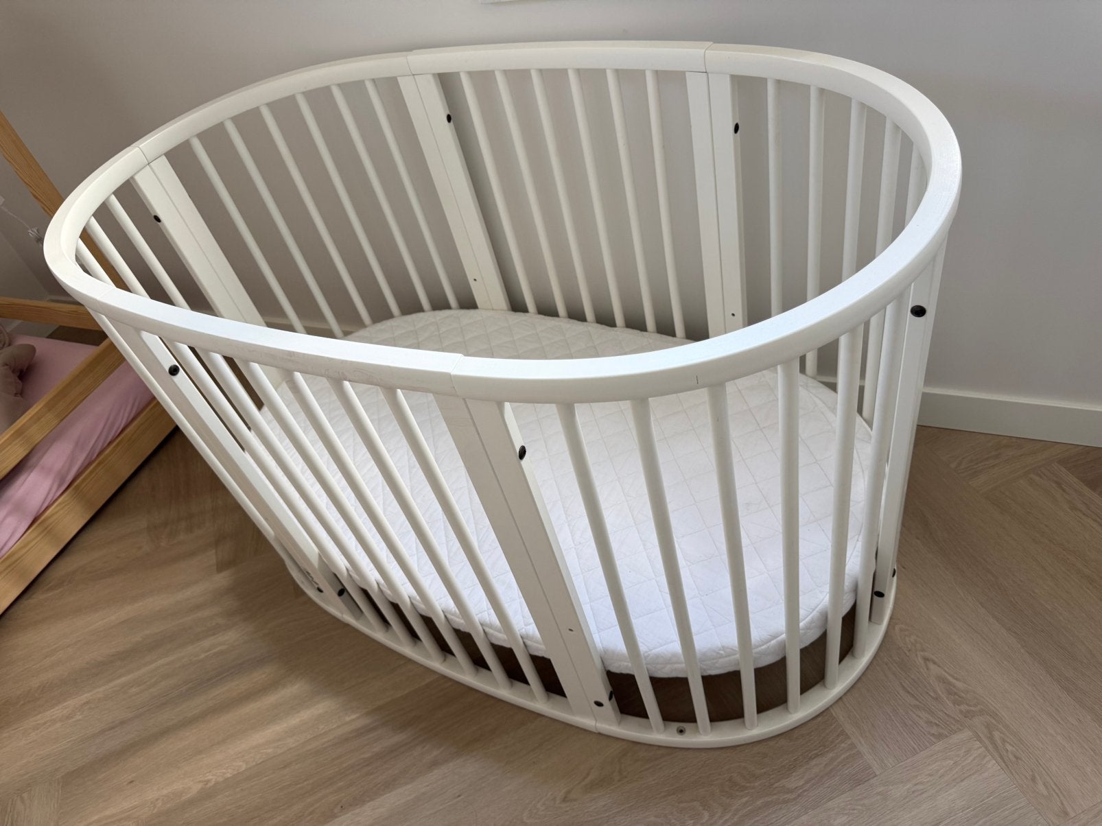 Stokke wieg/ ledikant met beide formaat matrassen, Kinderen en Baby's, Babywiegjes en Ledikanten, Ophalen, Gebruikt, Ledikant