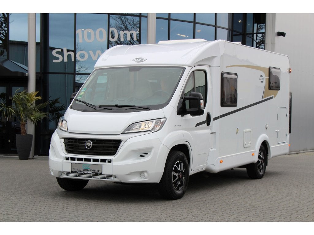 Carado V337 - 140PK 9T AUT - EURO 6 - ENKELE BEDDEN - 665CM, Caravans en Kamperen, Automaat, Chemisch toilet, Ringverwarming, Fiat