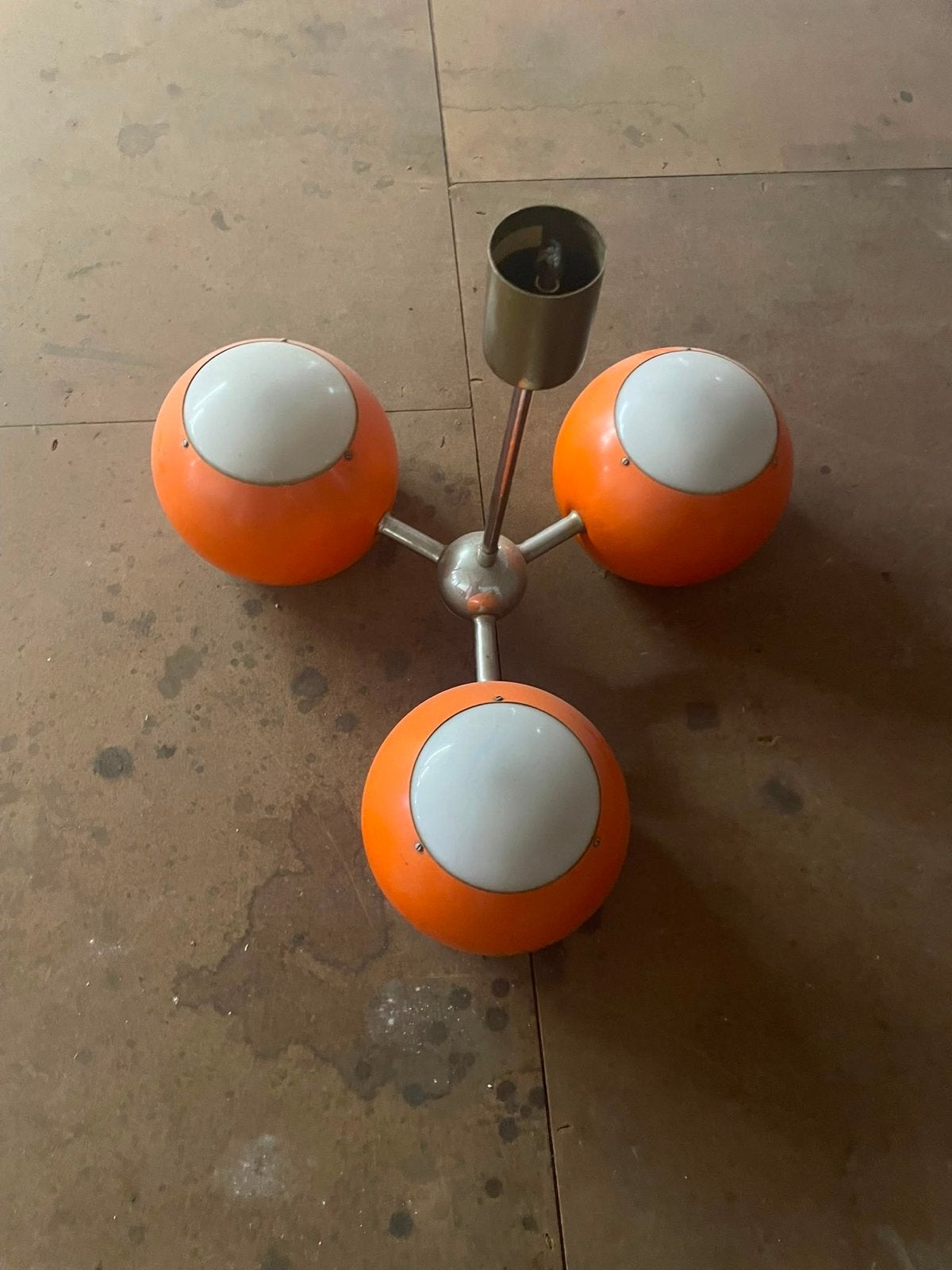 Space Age hanglamp | Vintage jaren 70 | Retro bollenlamp, Huis en Inrichting, Lampen | Hanglampen, Ophalen, Gebruikt, Metaal, E27 (groot)