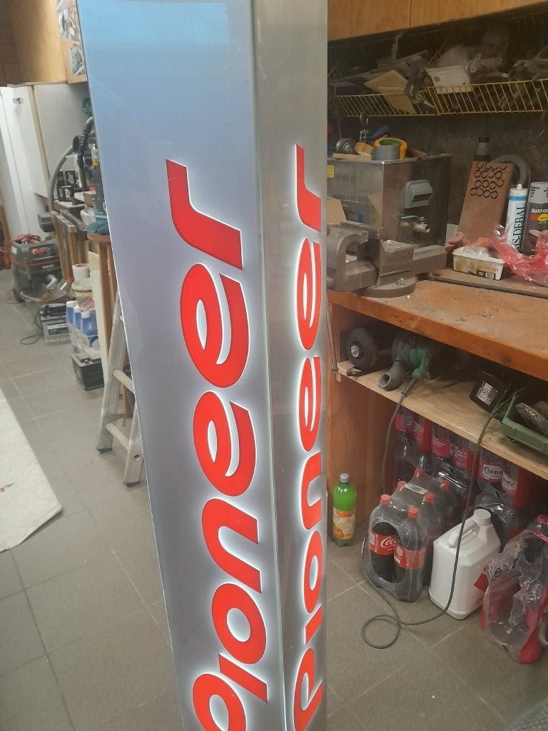 licht reclame bak pioneer, Ophalen, Gebruikt, Reclamebord