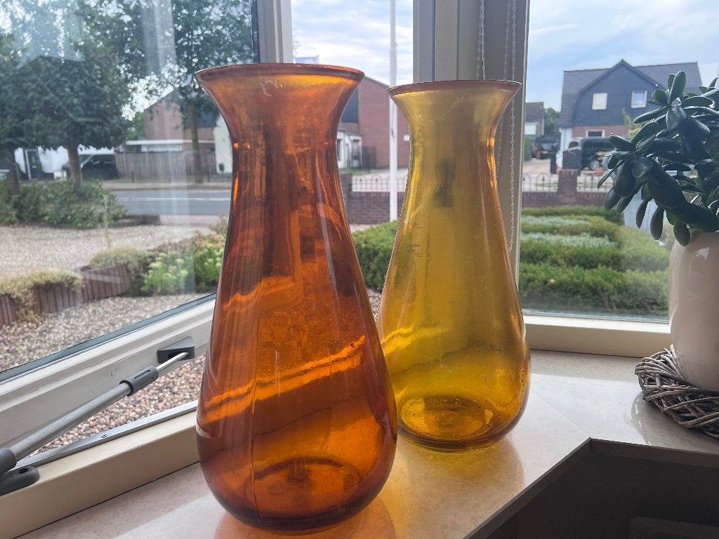 2  x grote  vaas vazen geel en  bruin glas 42 cm Hoog, Bruin, Ophalen of Verzenden, 42 cm, Gerecycled glas