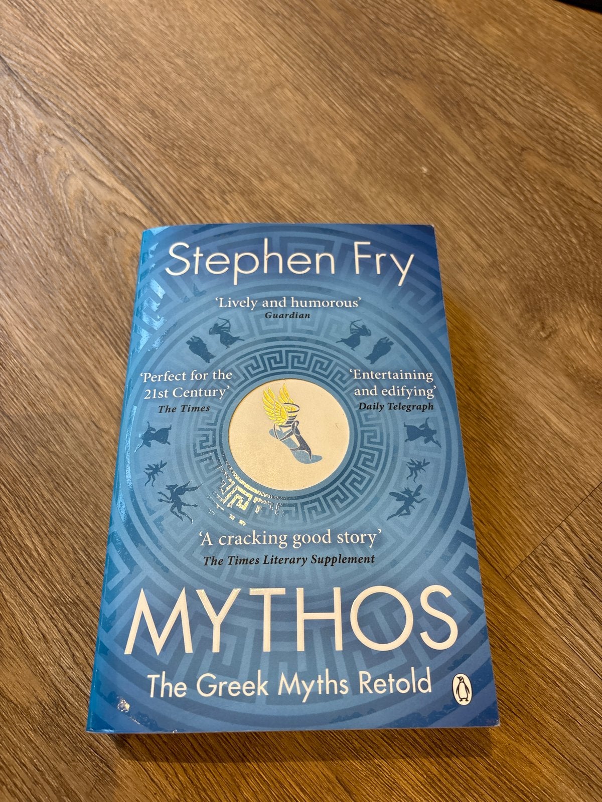 Mythos: De Griekse Mythen Herverteld door Stephen Fry, Ophalen of Verzenden, Zo goed als nieuw