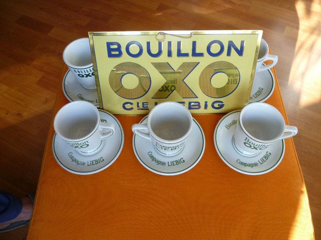 BLIKKEN BORDJES+6 KOP EN SCHOTELS"OXO LIEBIG"UIT JAREN 30/40, Ophalen of Verzenden, Gebruikt, Reclamebord