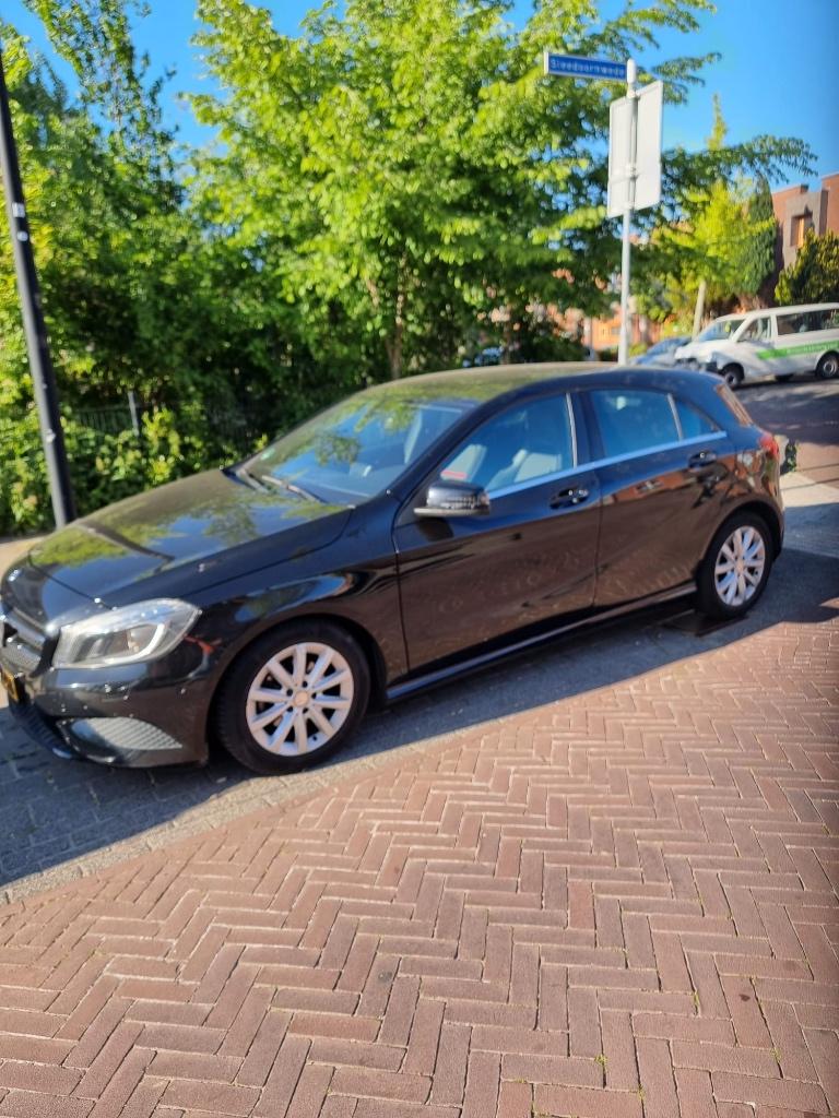 Mercedes-Benz A-Klasse A180cdi 1.5 Blue Efficiency 2014, Auto's, Voorwielaandrijving, 28 km/l, 4 cilinders, Leder en Stof