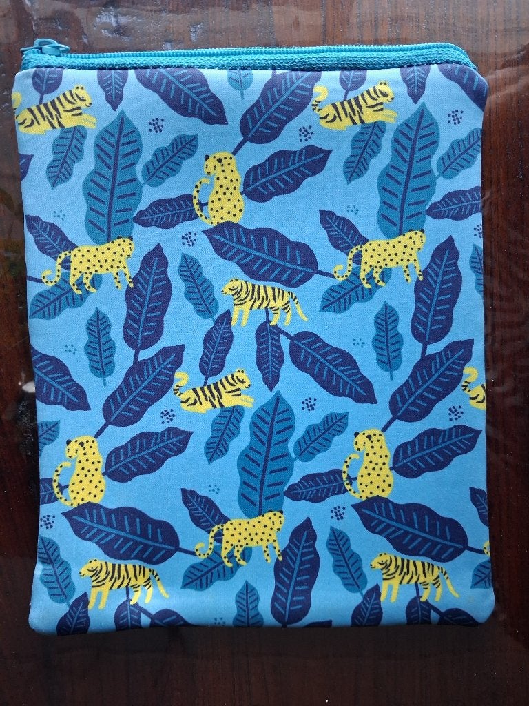 ZGAN!!  Hema tablet hoes, 24x20cm, 10 inch, Bescherming voor- en achterkant, Ophalen of Verzenden, Zo goed als nieuw