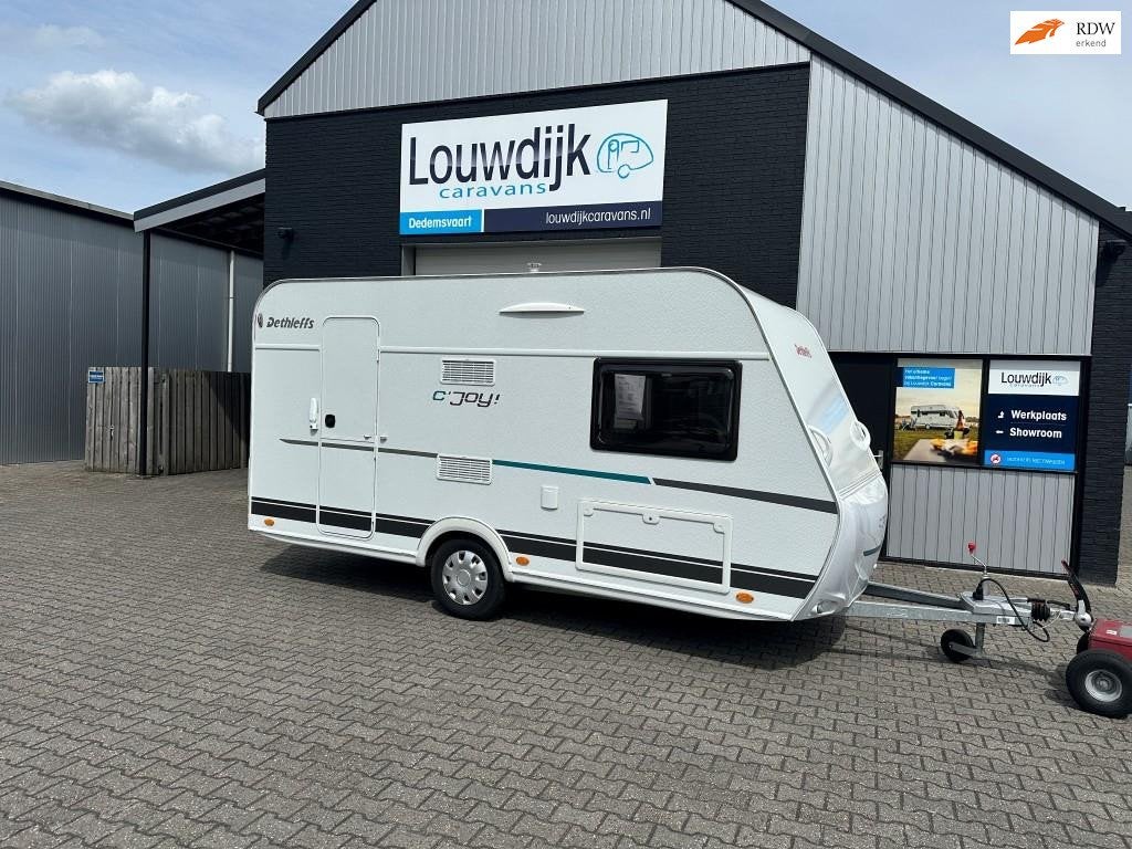 DETHLEFFS C’Joy 390 QSH ’18 (Vastbed, Treinzit, 878kg), Vast bed, Bedrijf, Treinzit, 750 - 1000 kg