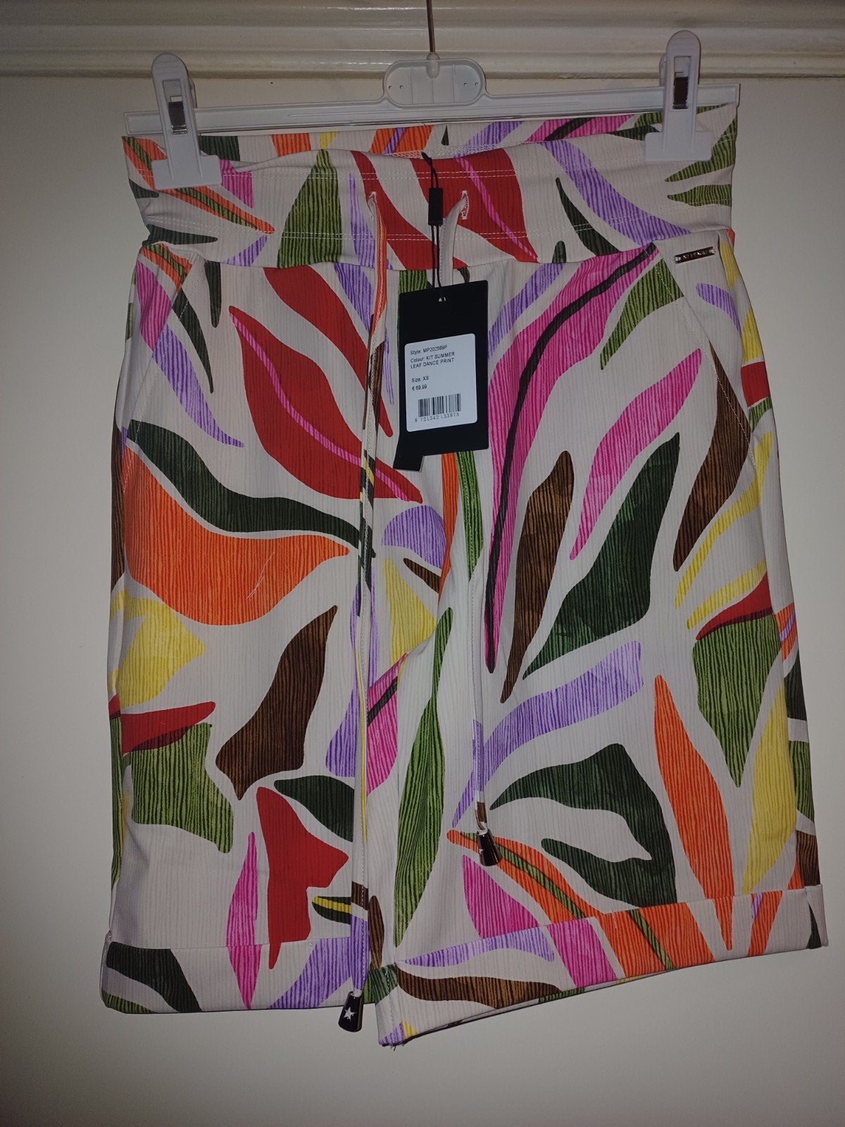 Mi piace travel Bermuda Kit Summer Leaf dance print, Kleding | Dames, Mo, Mp, Meerkleurig, Nieuw
