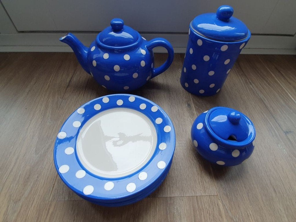 Blauw serviesset met witte stippen, Huis en Inrichting, Keuken | Servies, Ophalen of Verzenden, Zo goed als nieuw, Overige stijlen