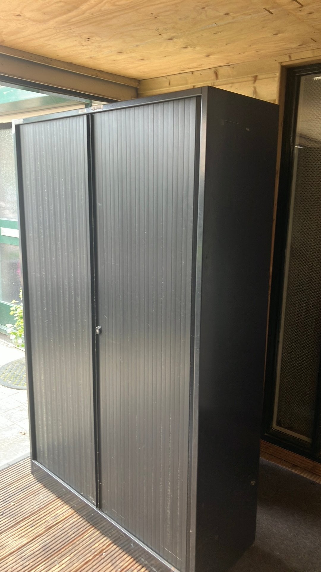 Metalen roldeur kast, Huis en Inrichting, Kasten | Roldeurkasten en Archiefkasten, Ophalen of Verzenden, Zo goed als nieuw, 25 tot 50 cm