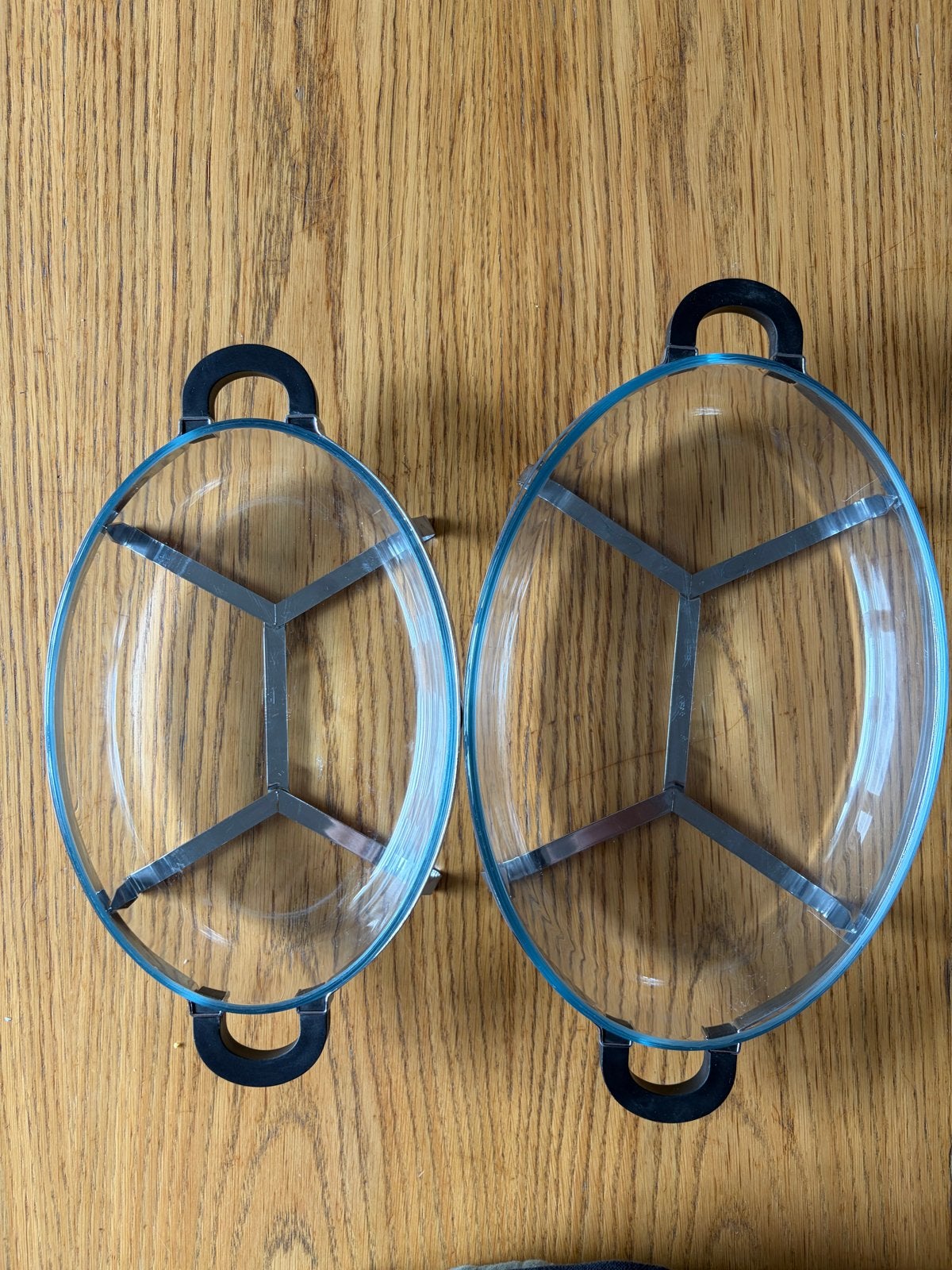Pyrex Ovenschalen met metalen onderstel - 2 stuks, Huis en Inrichting, Keuken | Keukenbenodigdheden, Ophalen of Verzenden, Gebruikt