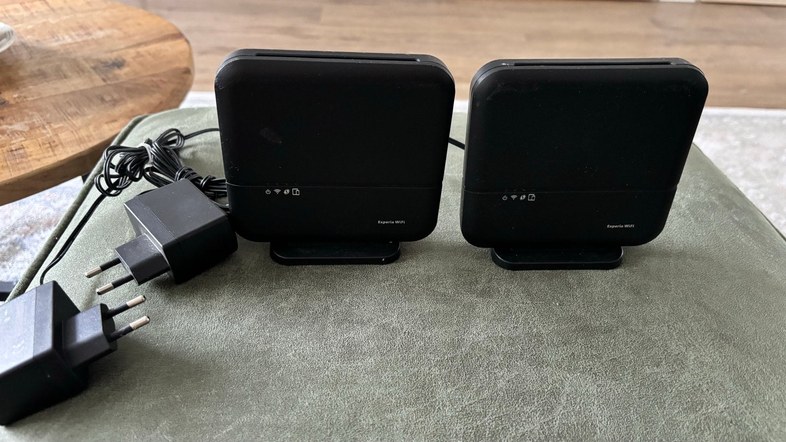 Arcadyan Experia wifi (2 stuks), Ophalen of Verzenden, Gebruikt, Router