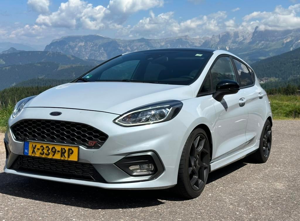 Ford Fiësta ST 1.5 200pk | 5dr | Panoramadak | B&O, Voorwielaandrijving, USB, 14 km/l, 1183 kg
