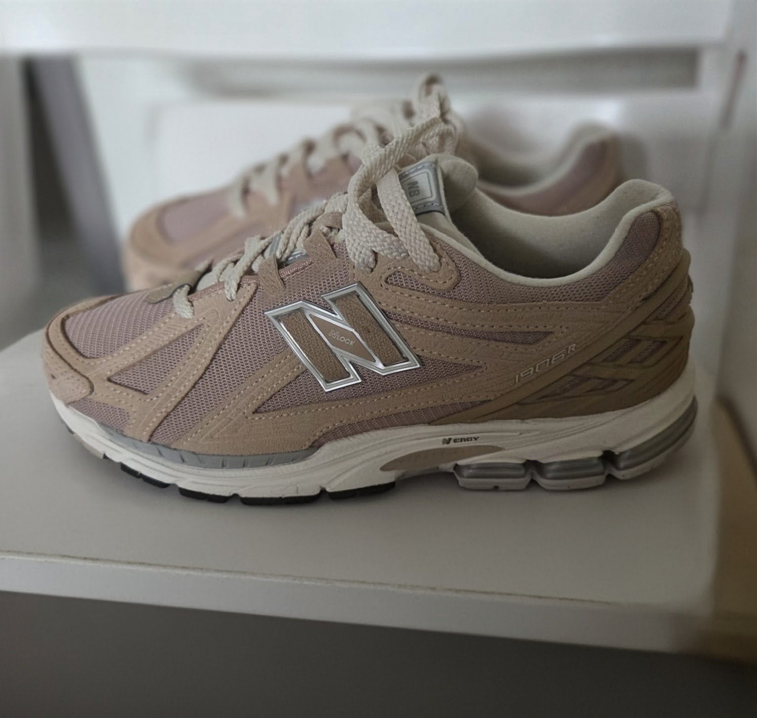 New Balance 1906RW Mindful Grey / Beige NIEUW maat 40,5, New Balance, Overige kleuren, Nieuw, Ophalen of Verzenden