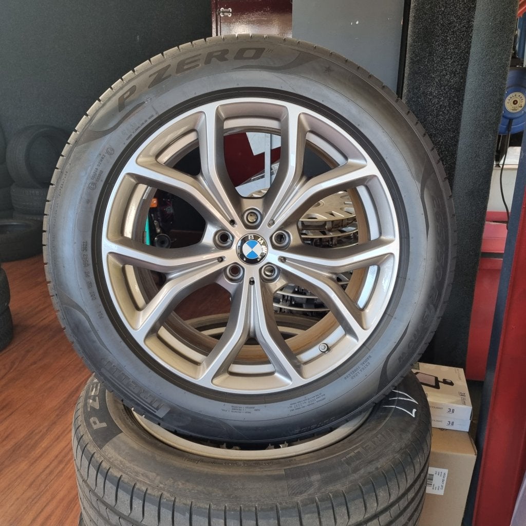 19" BMW X5 G05 X6 Styling 735 Velgen + Pirelli + TPMS, Gebruikt, 265 mm, Banden en Velgen, Niet ingevuld