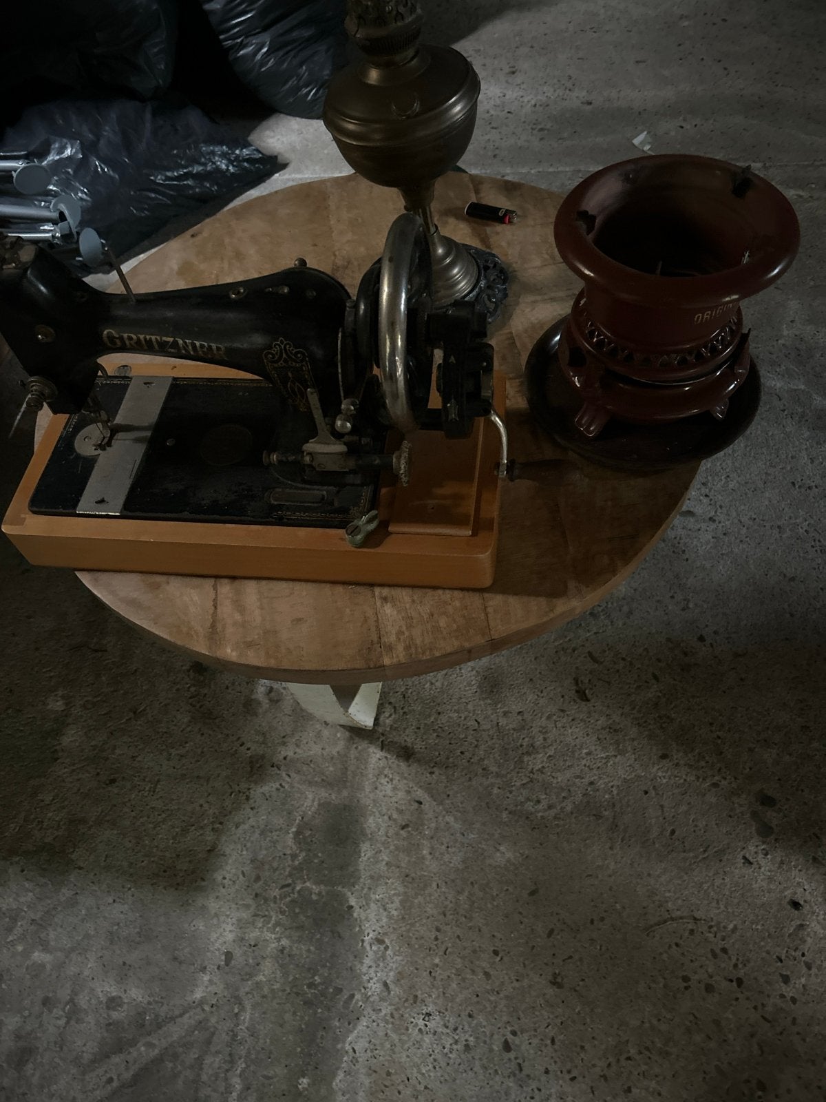 Antieke Gritzner naaimachine met accessoires, Ophalen