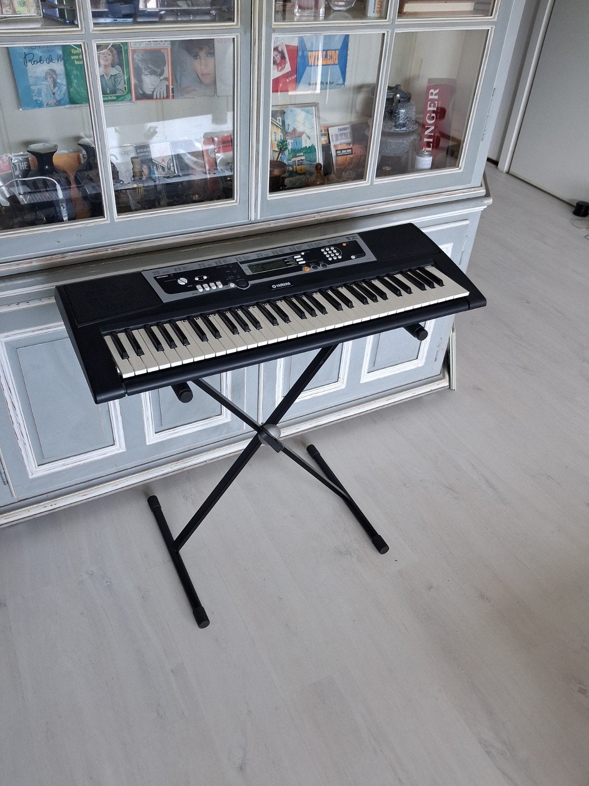 Yamaha YPT-210 keyboard met standaard, Ophalen, Yamaha, Aanslaggevoelig, 61 toetsen