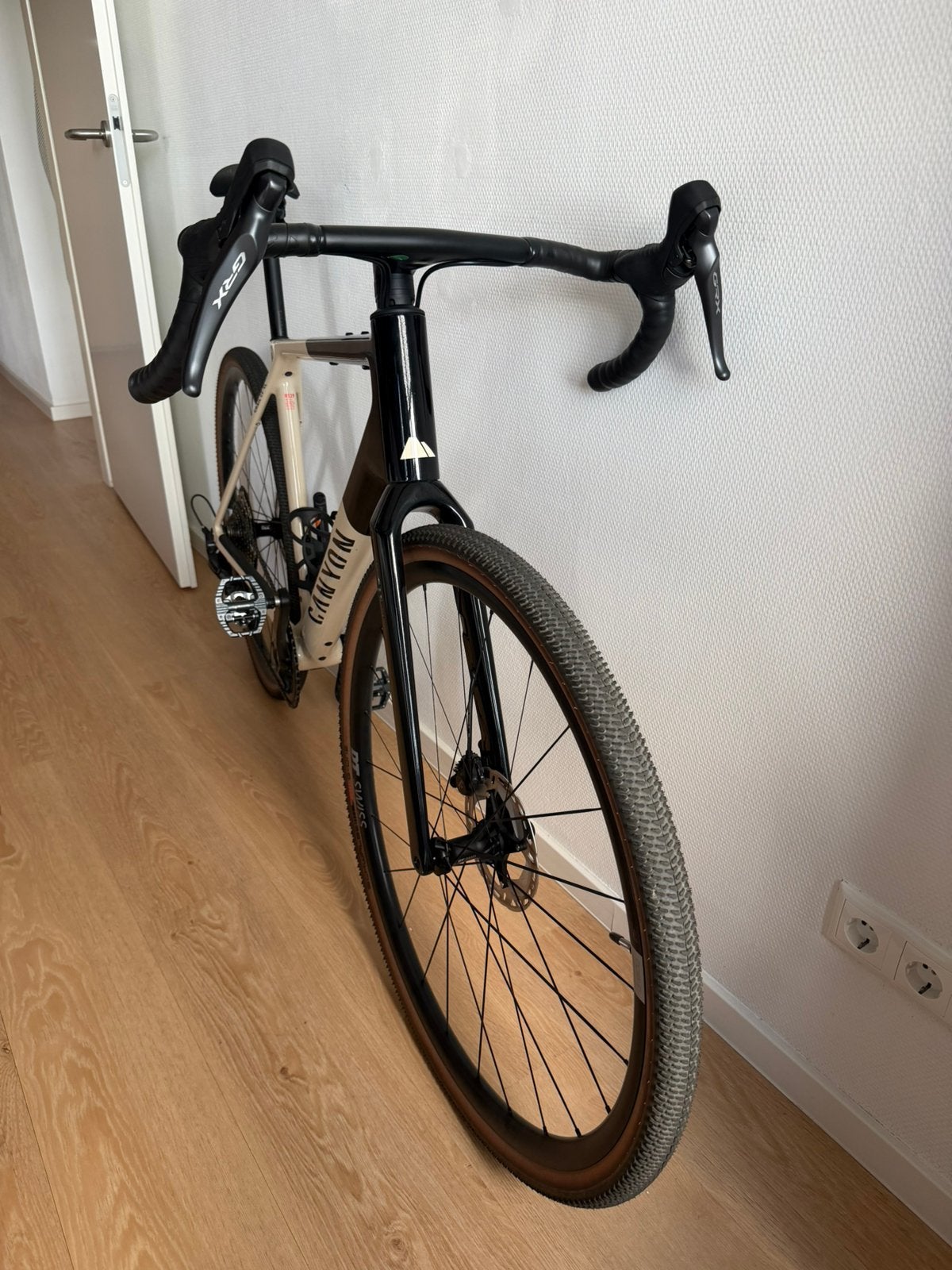 Foto 7 van Canyon grail CF SL 8 maat M