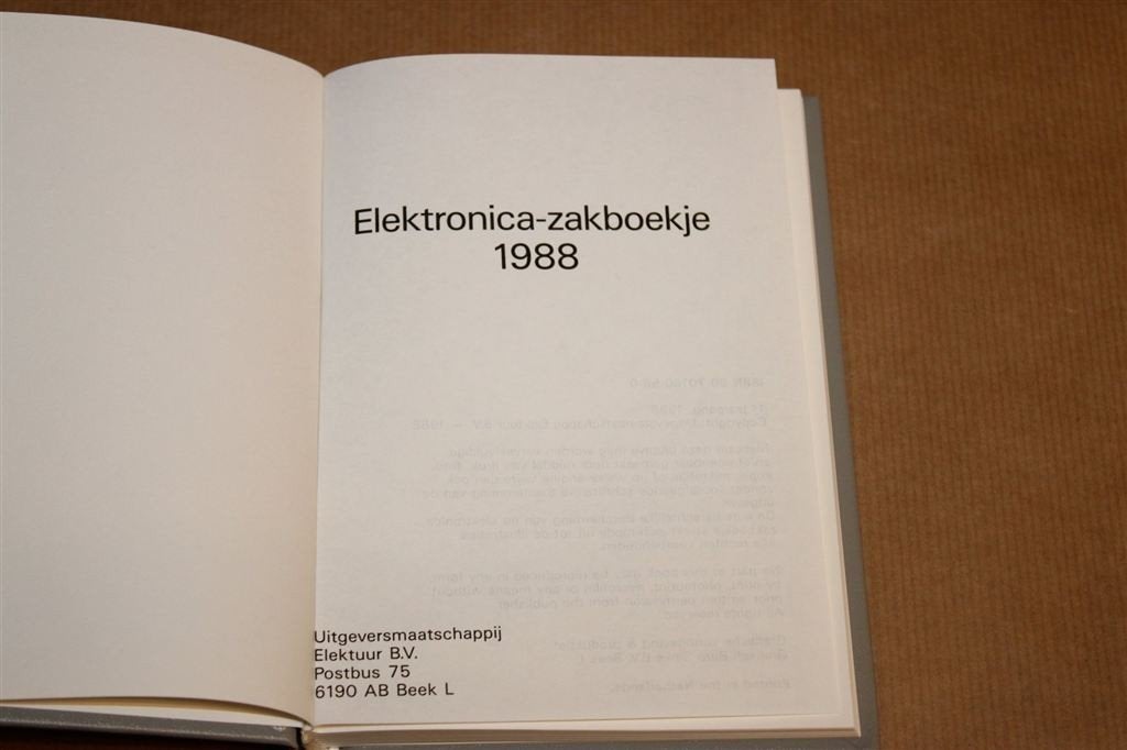 Elektuur Elektronica-Zakboekje 1988 — 1e Jaargang, Ophalen of Verzenden, Gelezen, Bouwkunde