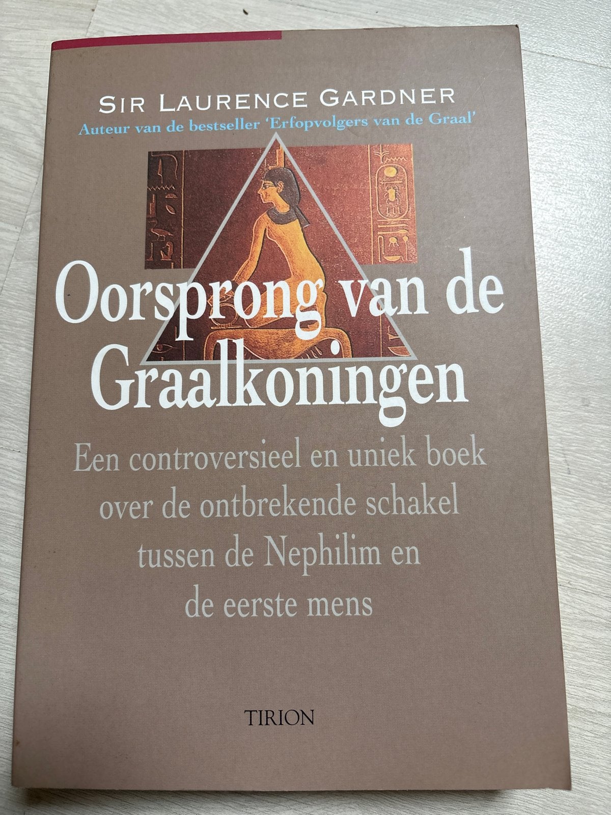 Oorsprong van de Graalkoningen - Sir Laurence Gardner, Ophalen of Verzenden, Zo goed als nieuw, Nederland