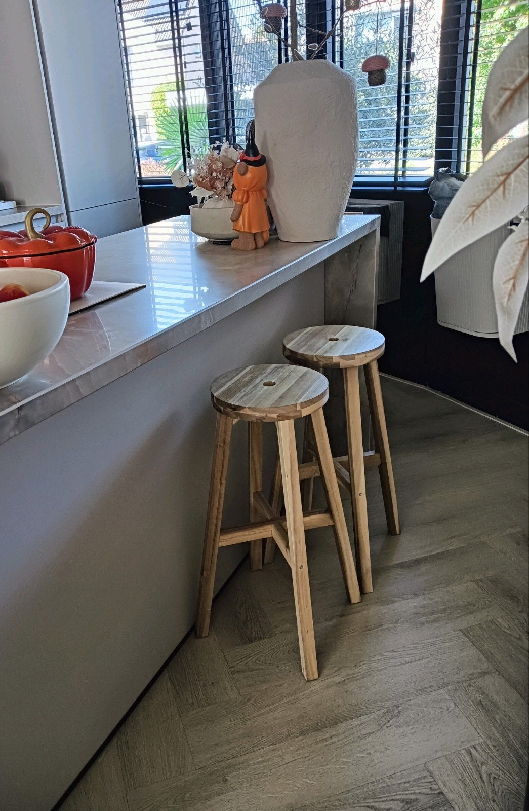 ikea skogsta barkrukken acacia hout, Ophalen, Met voetsteun, 60 tot 90 cm, Zo goed als nieuw