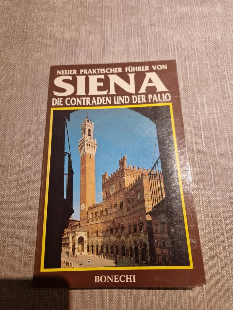 Reisgids Siena in het Duits - Ontdek de Contraden en Palio, Boeken, Ophalen of Verzenden, Zo goed als nieuw, Reisgids of -boek