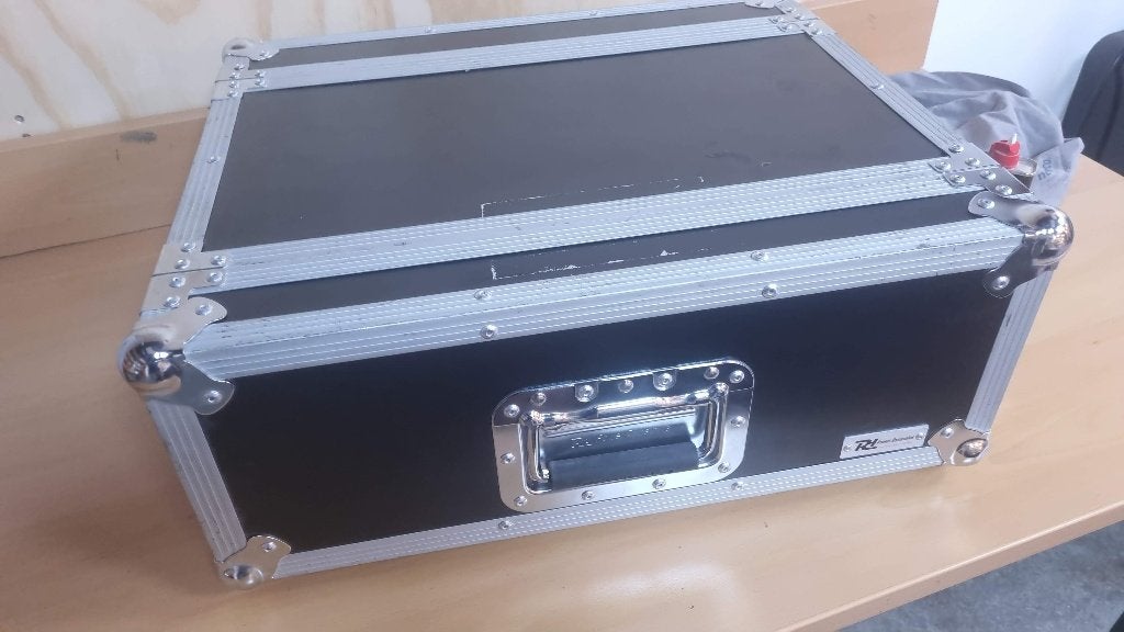 2x Flightcase 19 inch 4 HE. Pijs per stuk!, Muziek en Instrumenten, Behuizingen en Koffers, Ophalen of Verzenden, Gebruikt, Overige instrumenten