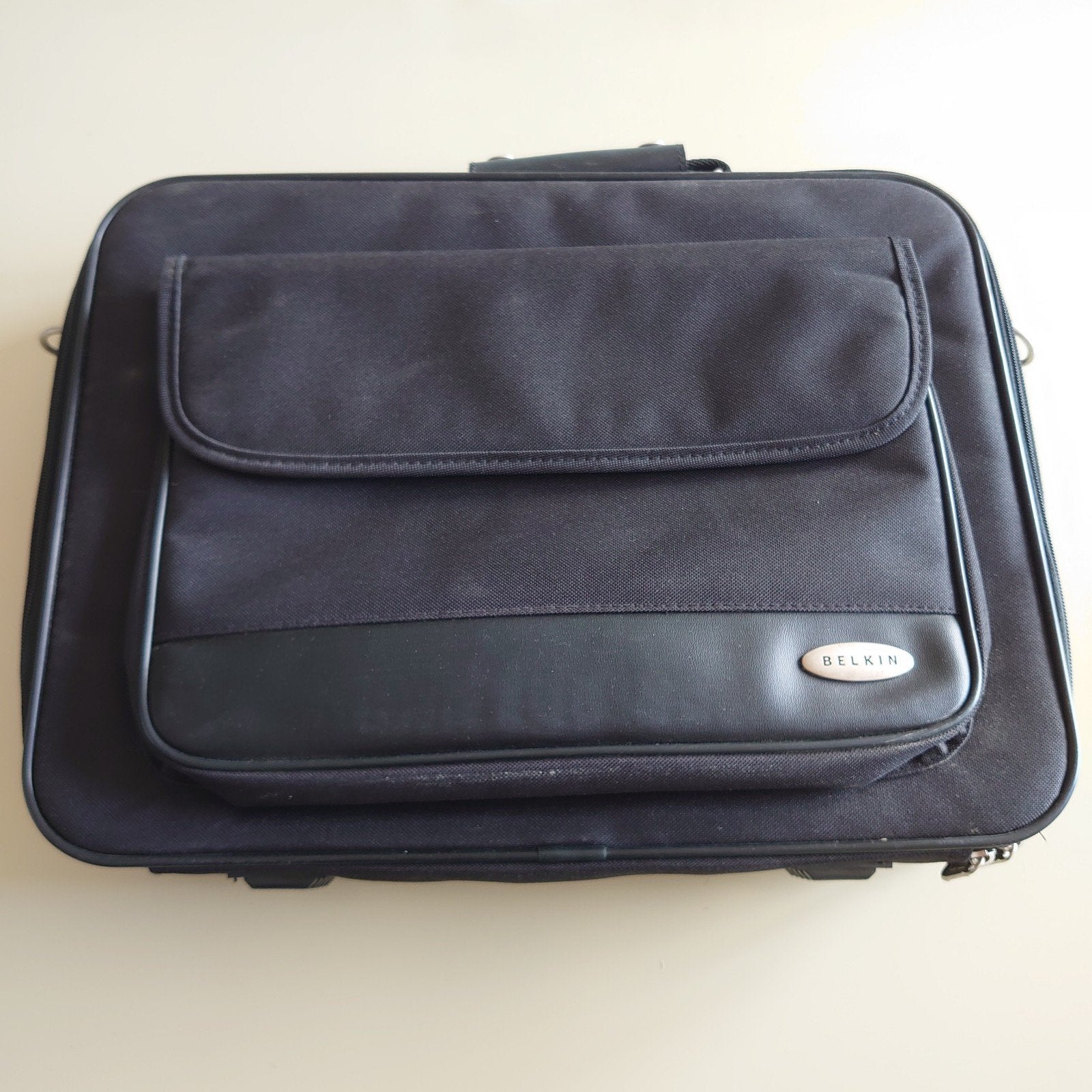 Belkin laptoptas 42x32 cm, Gevoerd laptopvak, Gebruikt, 17 inch of meer, Aktetas