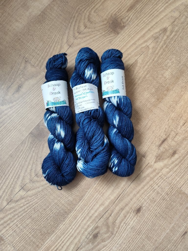 T.k. 3 strengen handgeverfd sokkengaren jeans kleur, Hobby en Vrije tijd, Breien en Haken, Ophalen of Verzenden, Nieuw, Breien of Haken
