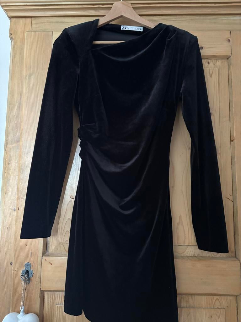 Zara Zwart Velours Gala Jurkje met Mooie Hals - Maat S, Ophalen of Verzenden, Zo goed als nieuw, Maat 36 (S), Zwart