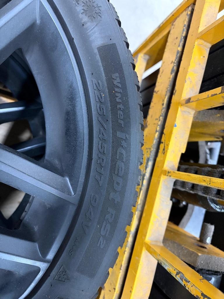 Winterbanden op velg, Auto-onderdelen, Banden en Velgen, Ophalen, Gebruikt, 255 mm, Banden en Velgen