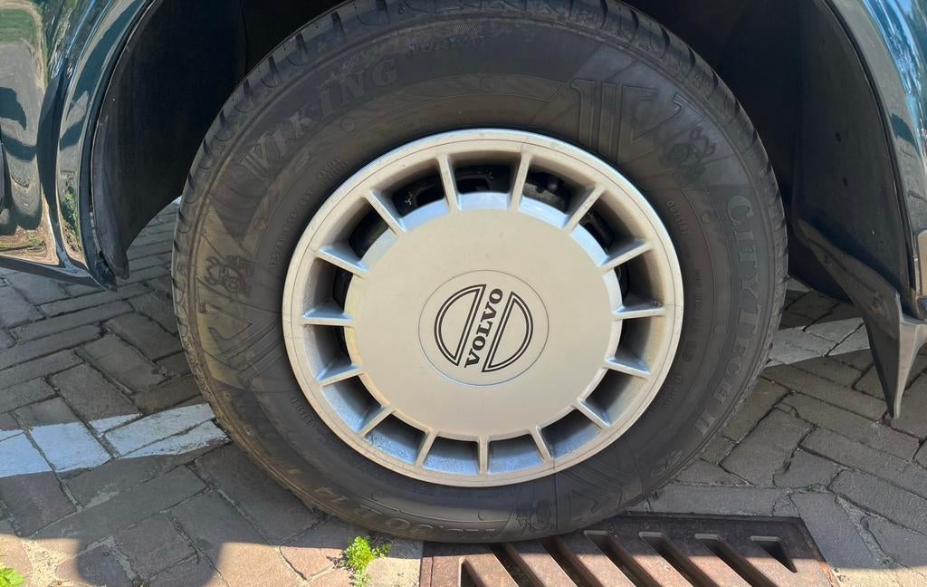 Volvo 240: Velgen, wieldoppen en banden., Ophalen, Gebruikt