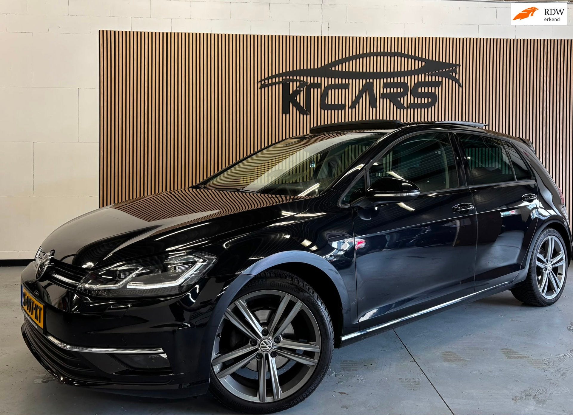 Volkswagen Golf 1.4 TSI Highline Business R|Pano|Carplay|Vir, Dealer onderhouden, 125 pk, Gebruikt, Euro 6