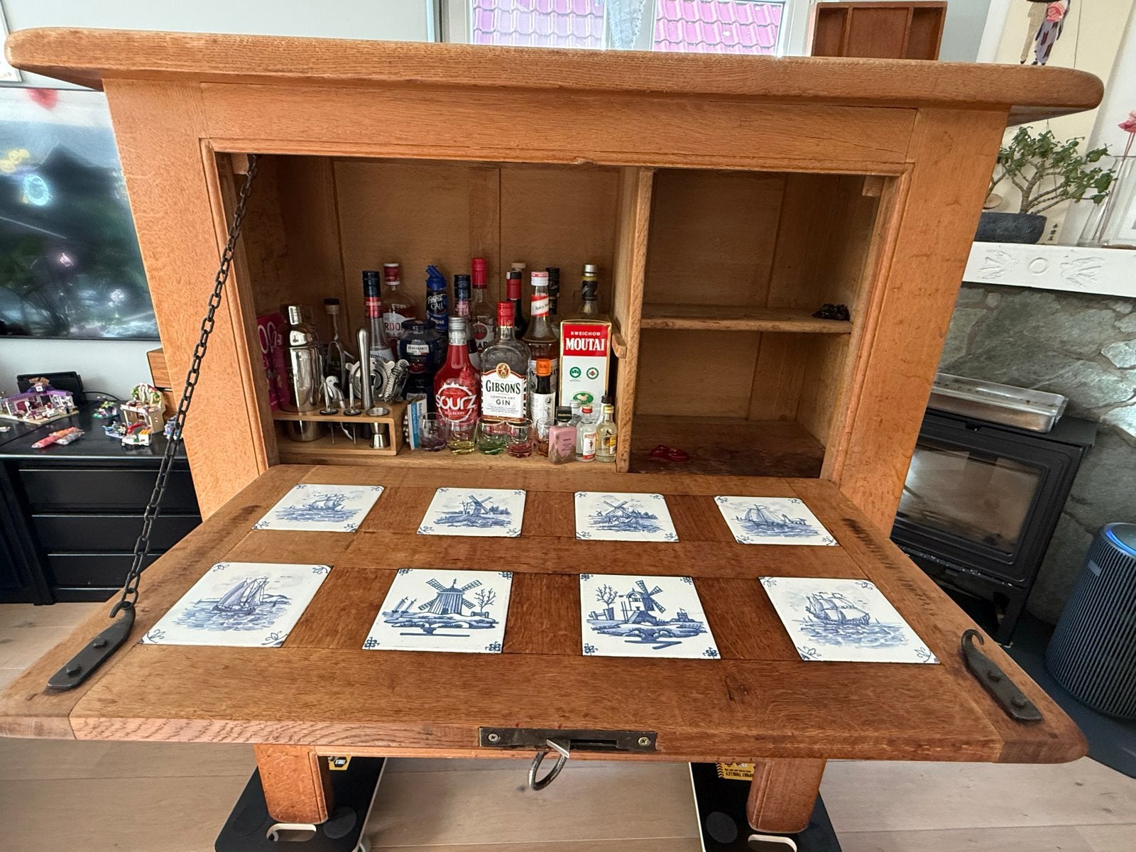 Uniek handgemaakt drank kabinet. Antiek, Ophalen