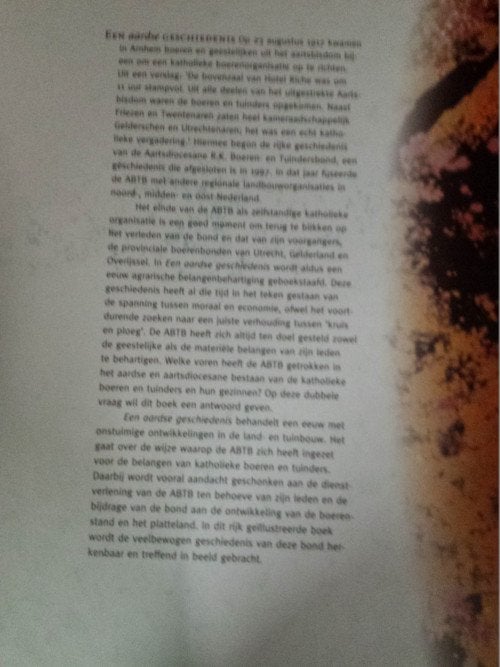 boek een aardse geschiedenis,, Ophalen of Verzenden