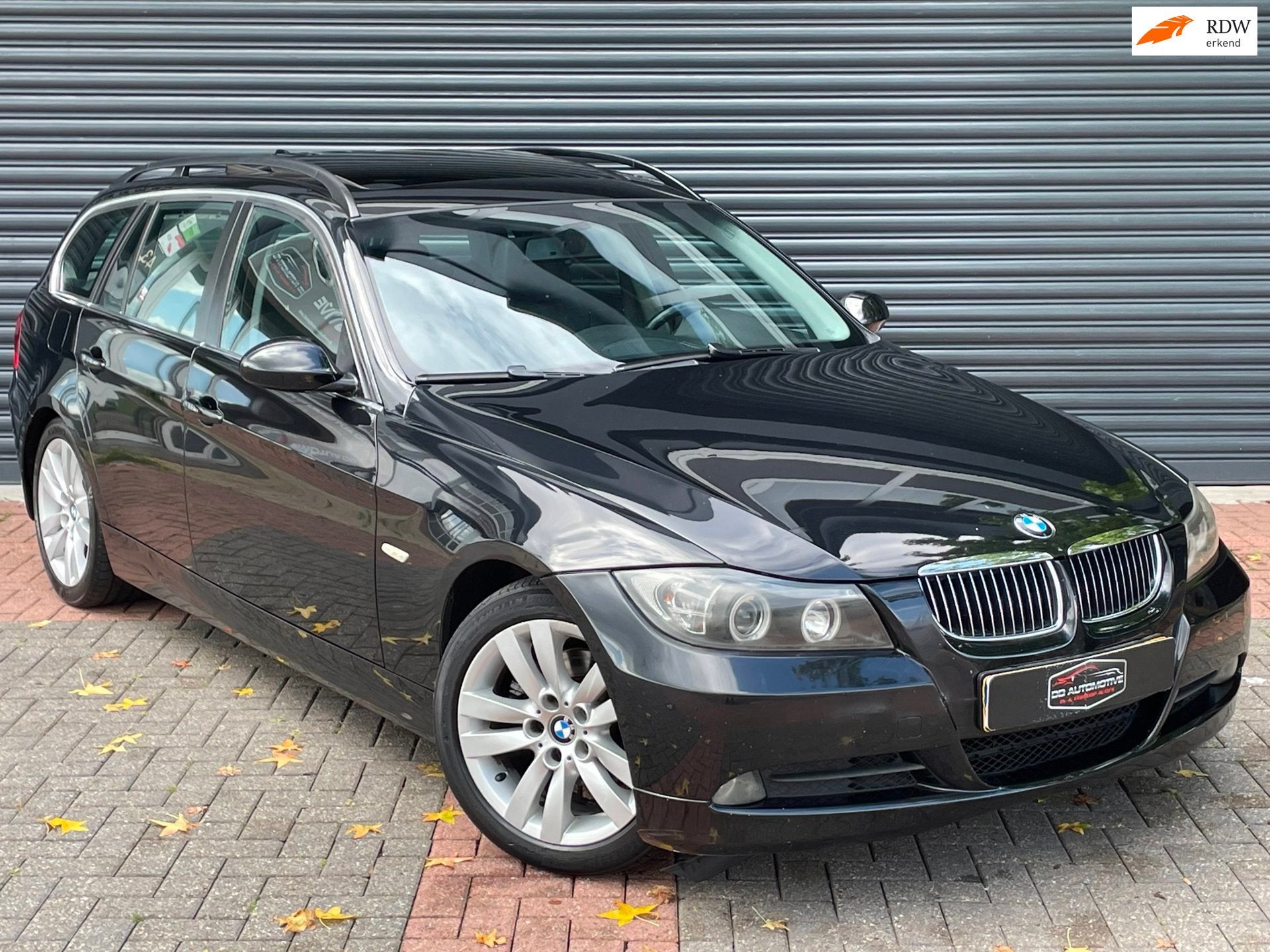 BMW 3-serie Touring 325i Automaat | Pano | Leder | Navi | Tr, Achterwielaandrijving, Gebruikt, Zwart, 2497 cc