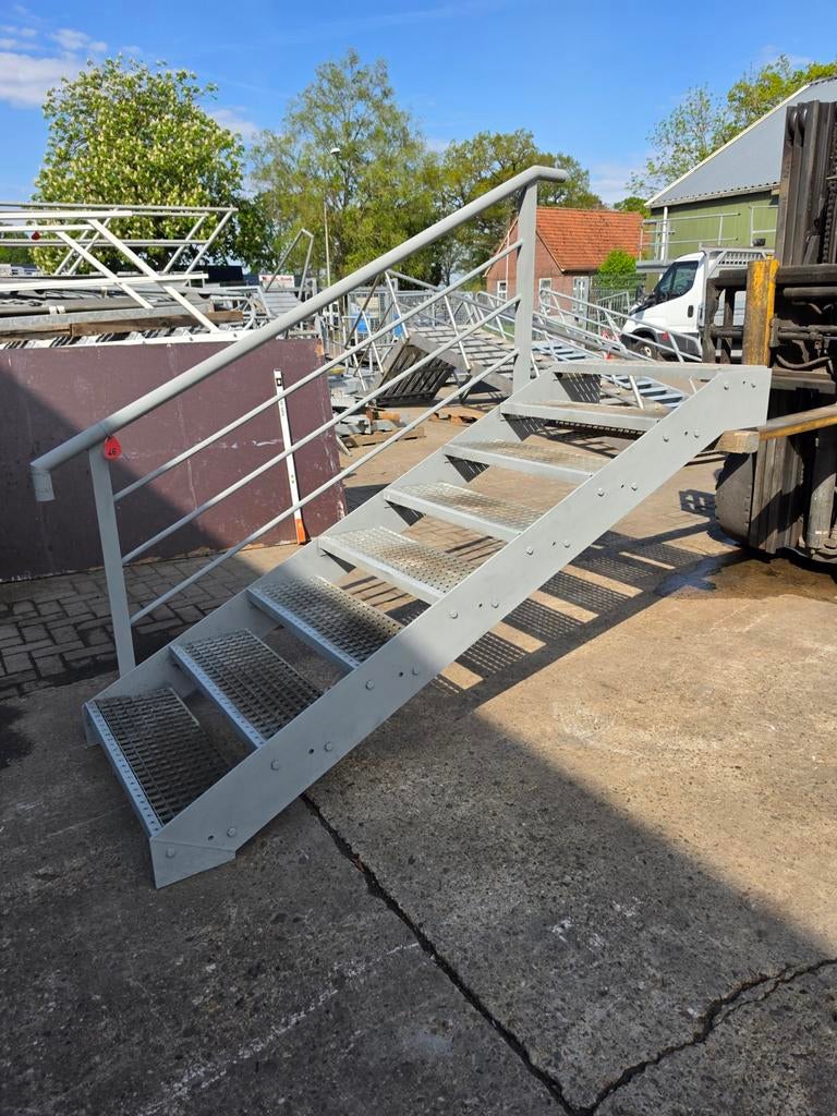 Stalen trap grijs. Hoog 1,1 mtr. Nor046, Ophalen