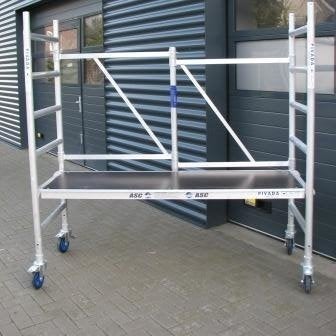 Te huur rolsteiger, Doe-het-zelf en Verbouw, Steigers, Ophalen, Zo goed als nieuw, Rolsteiger of Kamersteiger, Minder dan 2 meter